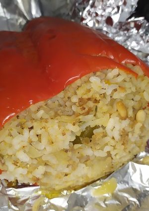 Una foto de Pimientos rellenos de arroz y carne