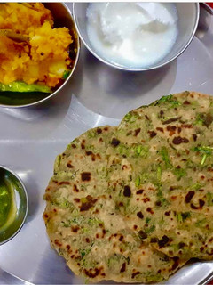 मूली के पत्तों के पराँठे (mooli ke patto ke parathe recipe in Hindi) रेसिपी मुख्य फोटो