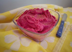 Foto di Hummus di Ceci e Barbabietola al Coriandolo