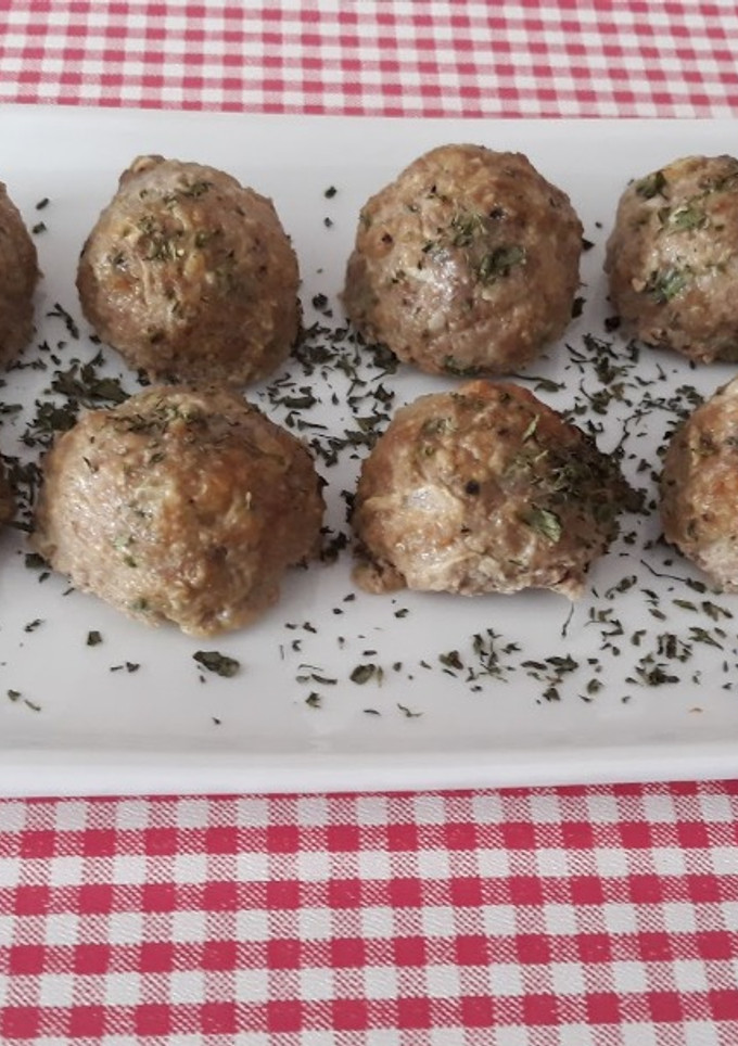 Una foto de Albóndigas básicas -al horno-