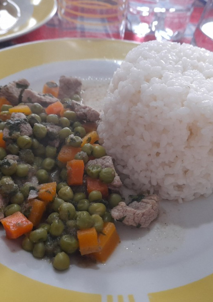 Una foto de Estofado de carne Ecuatoriano 🥩🥕🫑🧅🍛🇪🇨