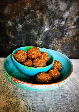 A picture of Museli jaggery laddu.