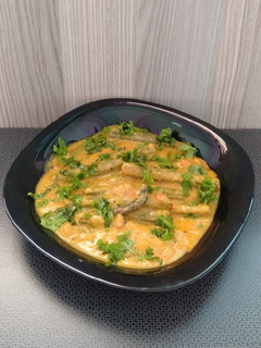 દહીં બેસન સરગવો (Dahi Besan Saragva Recipe In Gujarati) રેસીપી મુખ્ય ફોટો