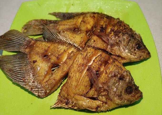 Lalapan gurame goreng sambel ranti