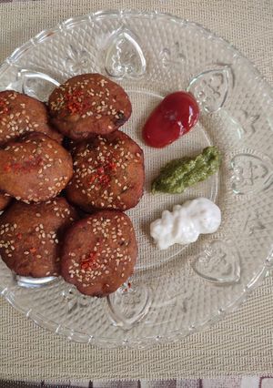 ચટાકેદાર બાજરી ના વડા (Chatakedar Bajri Vada Recipe In Gujarati) રેસીપી મુખ્ય ફોટો