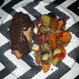 Pollo des-trozado a la Gisella con verduras horneadas