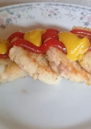 Una foto de Tortitas de papa con atún 🥔🥔🐟🐟