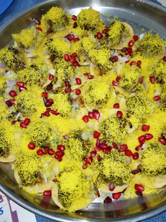A picture of Sev puri.