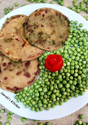 A picture of Matar Paratha (Green Peas Paratha).