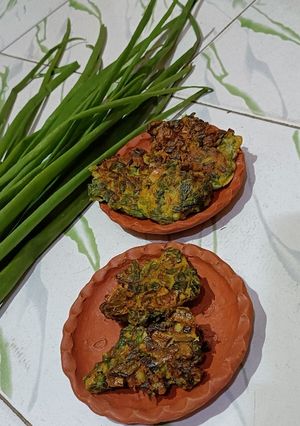 পেঁয়াজ শাকের বড়া (Peyaj Saker Bora recipe in Bengali) রেসিপির প্রধান ছবি