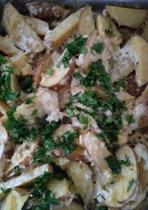 Фото Запечена картопелька з часником 🧄.