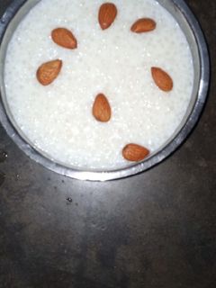 साबूदाना की खीर (sabudana ki kheer recipe in hindi) रेसिपी मुख्य फोटो