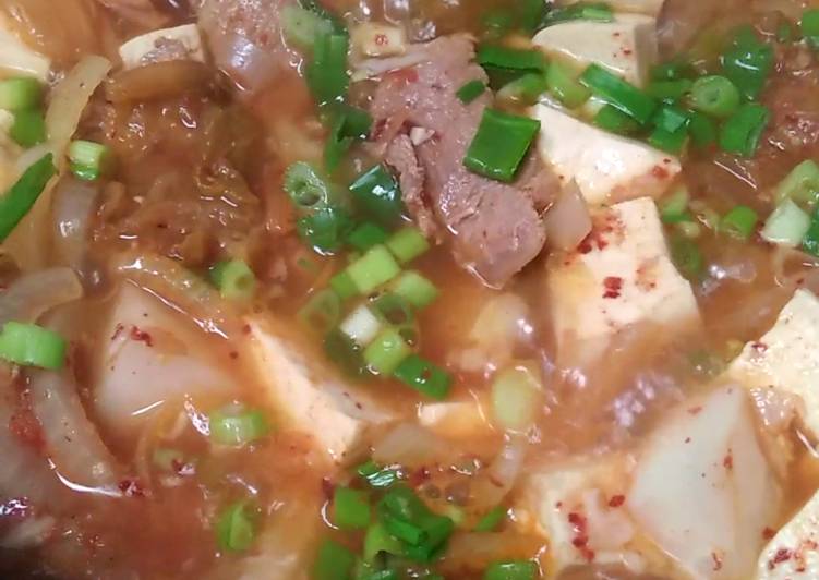 Kimchi Jjigae / Kimchi Stew / 김치찌개