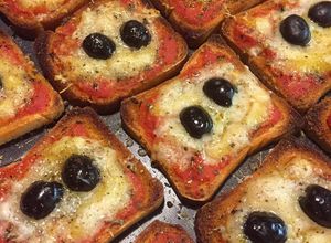 Foto di Pizzette di fette biscottate