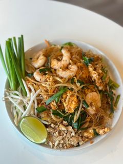รูปของ ผัดไทยวุ้นเส้น กุ้งสด