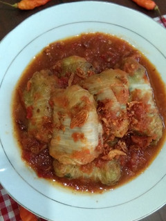 Foto resep Sawi gulung kuah pedas