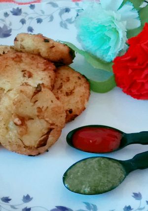 सूजी आलू की अप्पम टिक्की (Suji aloo ki appam tikki recipe in Hindi) रेसिपी मुख्य फोटो