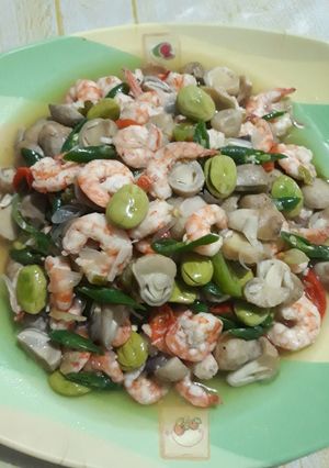 Foto resep Oseng udang jamur cabe hijau pedassss