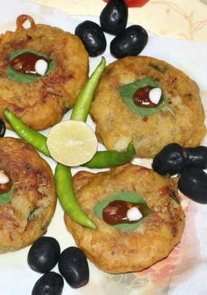 A picture of Chinese potatoes cutlets with simple presentation.