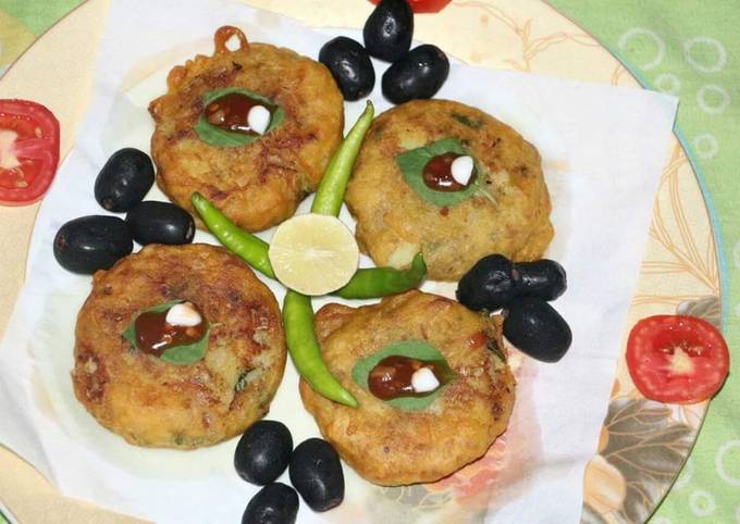 Chinese potatoes cutlets with simple presentation