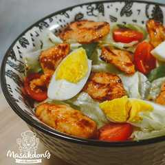 A picture of Salad Sayur Simple. Bikin Diet Lebih Mengenyangkan.