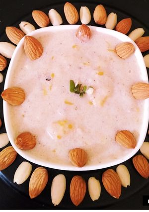 सूजी ऑरेंज खीर (Suji Orange Kheer recipe in Hindi) रेसिपी मुख्य फोटो