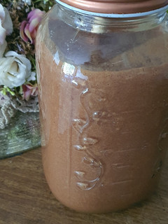 Una foto de Chocolatada con banana, maca y pepino