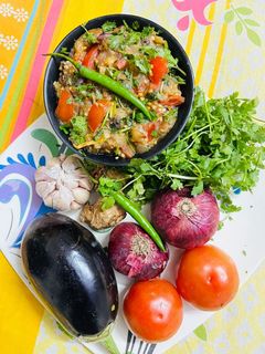 बैंगन का भरता रेसिपी मुख्य फोटो