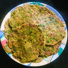 A picture of Palak paratha.