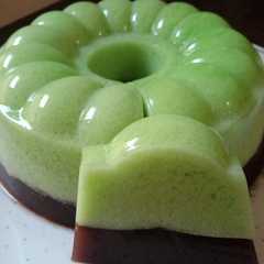 A picture of Puding lumut lapis coklat.
