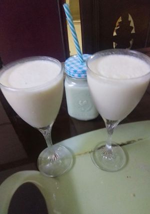A picture of Banana coconut smoothie 🥤.