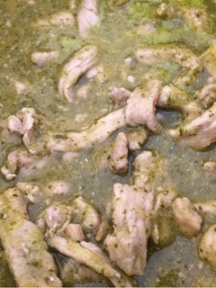 Una foto de Carne de puerco en salsa verde !