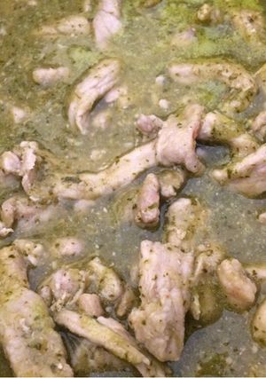 Una foto de Carne de puerco en salsa verde !