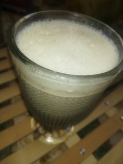 صورة لوصفة كوكتيل الموز مع الحليب وبذور الكتان