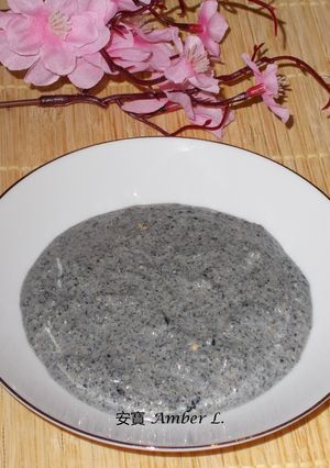 免煮黑芝麻糊 No-Cook Black Sesame Seed Dessert 的食譜成品照片