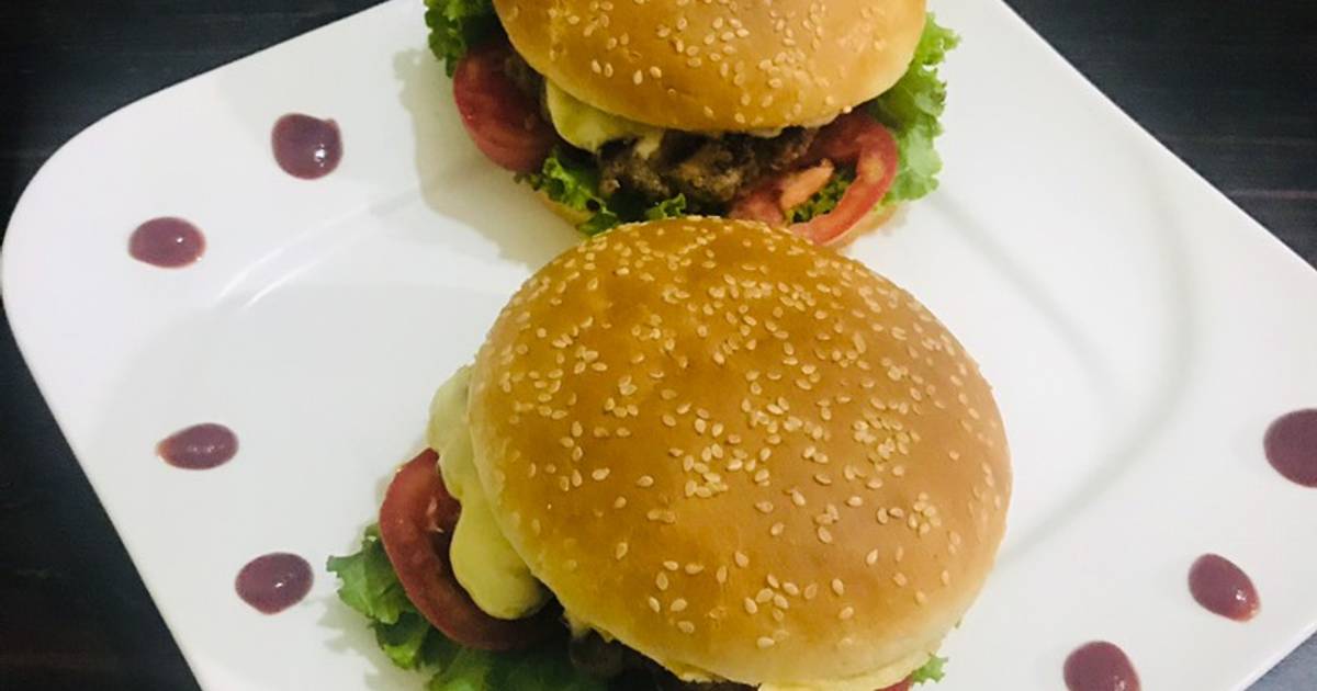 Hot &spicy🥵 Beef 🥩 burger Recipe by Meerab Rais Cookpad