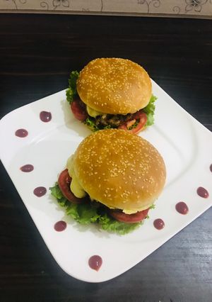 A picture of Hot &spicy🥵 Beef 🥩 burger.