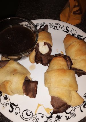 A picture of French Dip Roll-Ups.