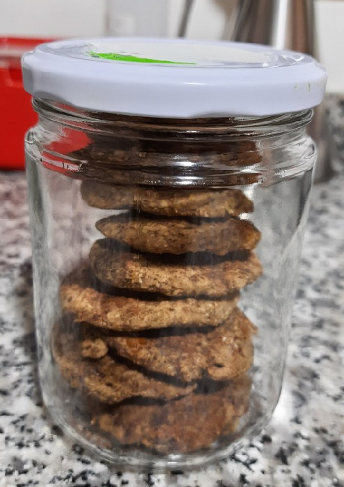 Una foto de Galletas de avena y harina de algarroba
