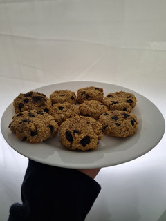Una foto de Cookies de avena y chips de chocolate 🍪🍫