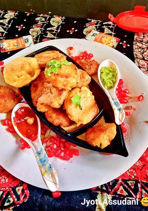 A picture of Crispy 😋Aloo Bade.