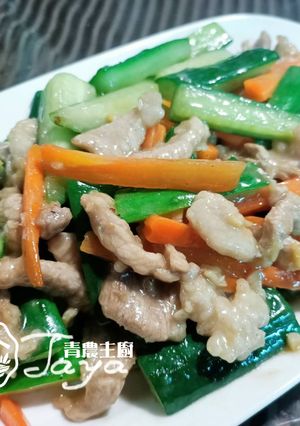 黃瓜炒雜肉 的食譜成品照片