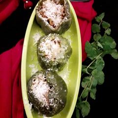 Baked stuffed capsicum A picture of Baked stuffed capsicum.