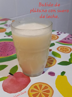 Una foto de Batido de plátano con suero de leche