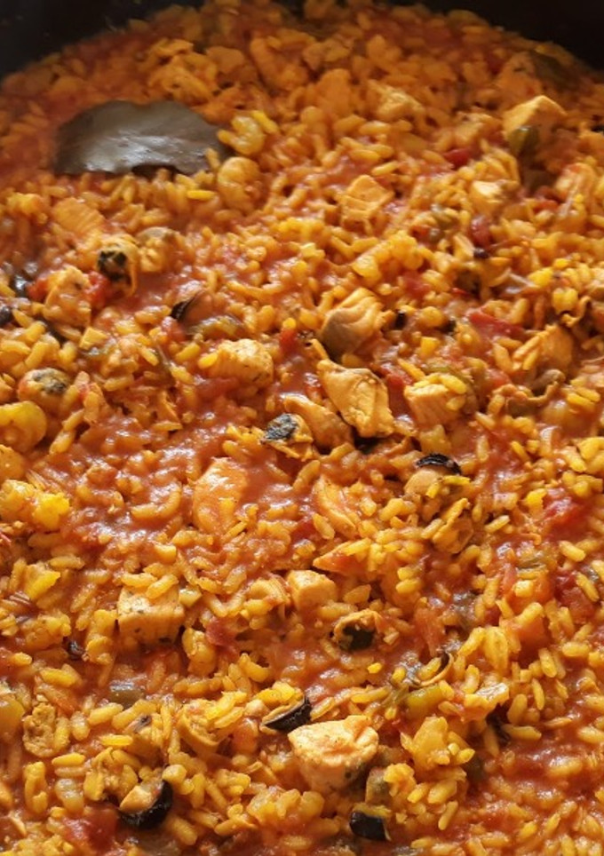 Una foto de Arroz a banda con salmón