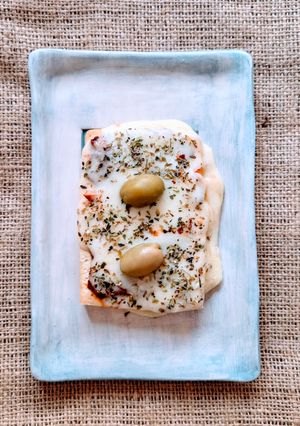 Una foto de Pizza sin harina con base de tofu orgánico 🍕 Pizzeta nutritiva, proteica, sin gluten y muy fácil 🍕