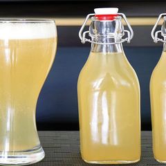 Make Your Own Beer During Lockdown/Quarantine | 3 Ingredient Homemade Ginger Beer A picture of Make Your Own Beer During Lockdown/Quarantine | 3 Ingredient Homemade Ginger Beer.