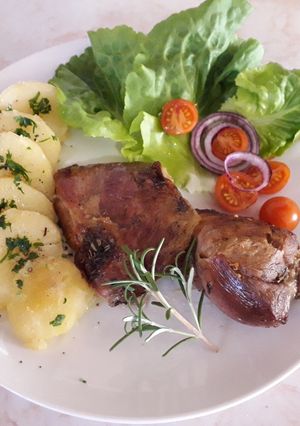 Báránysült petrezselymes burgonyával recept fotója