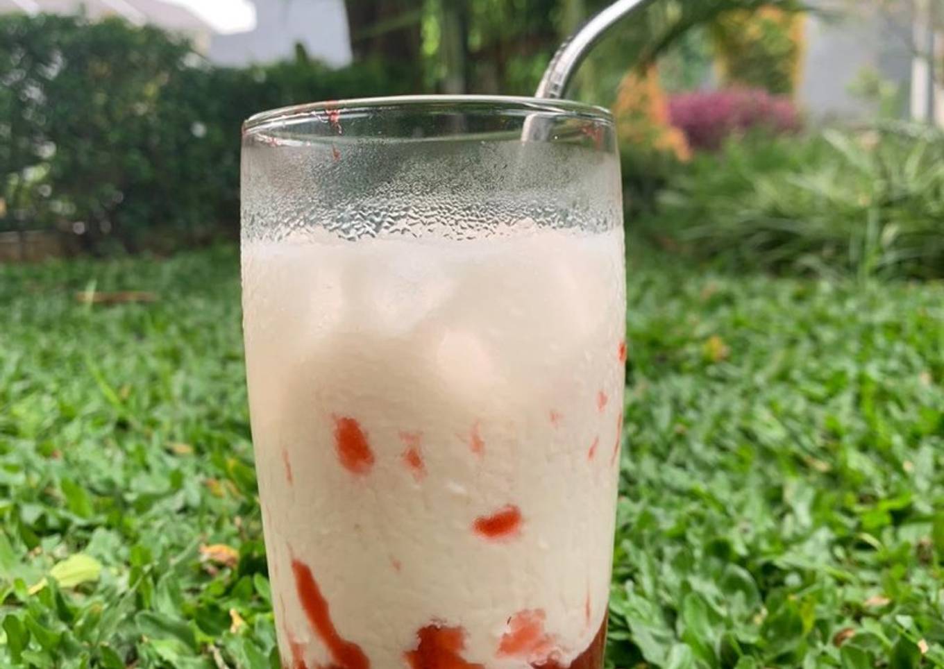 Korean milk strawberry