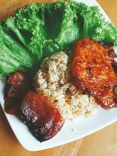 Hình của món Cơm sườn nướng.